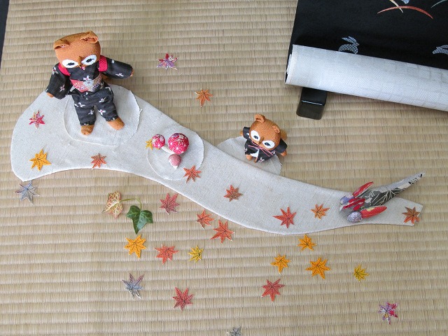 狸の親子のキノコ取り 狸の親子のキノコ取り